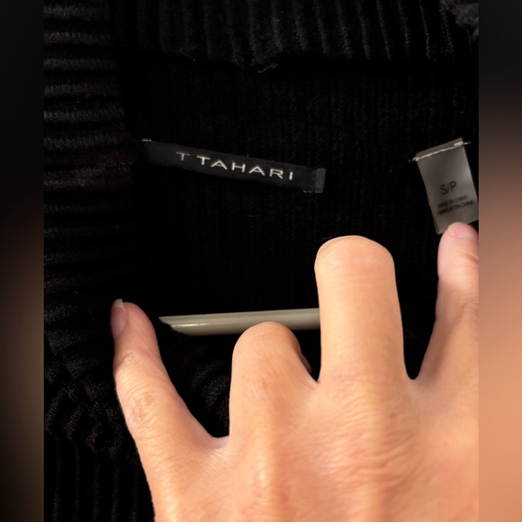Tahari black ribbed turtleneck sweater - Picture 2 of 2